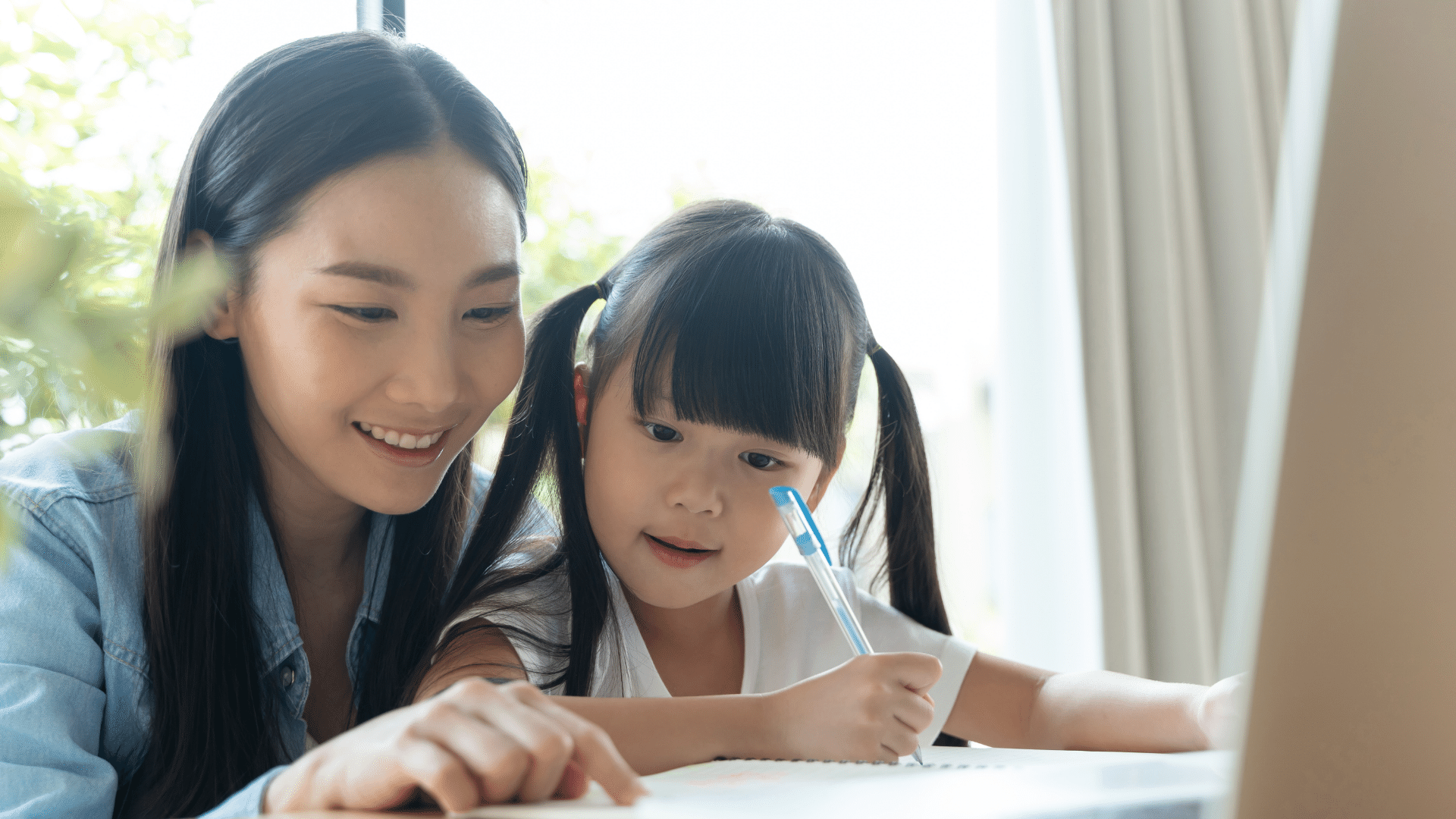 從小學英文新途徑：母語學習法+親子共學